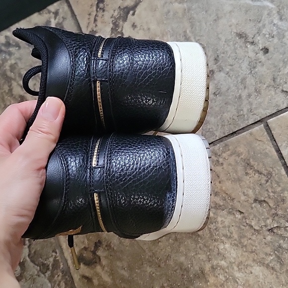 Black jordan one size 7 youth - Picture 3 of 4